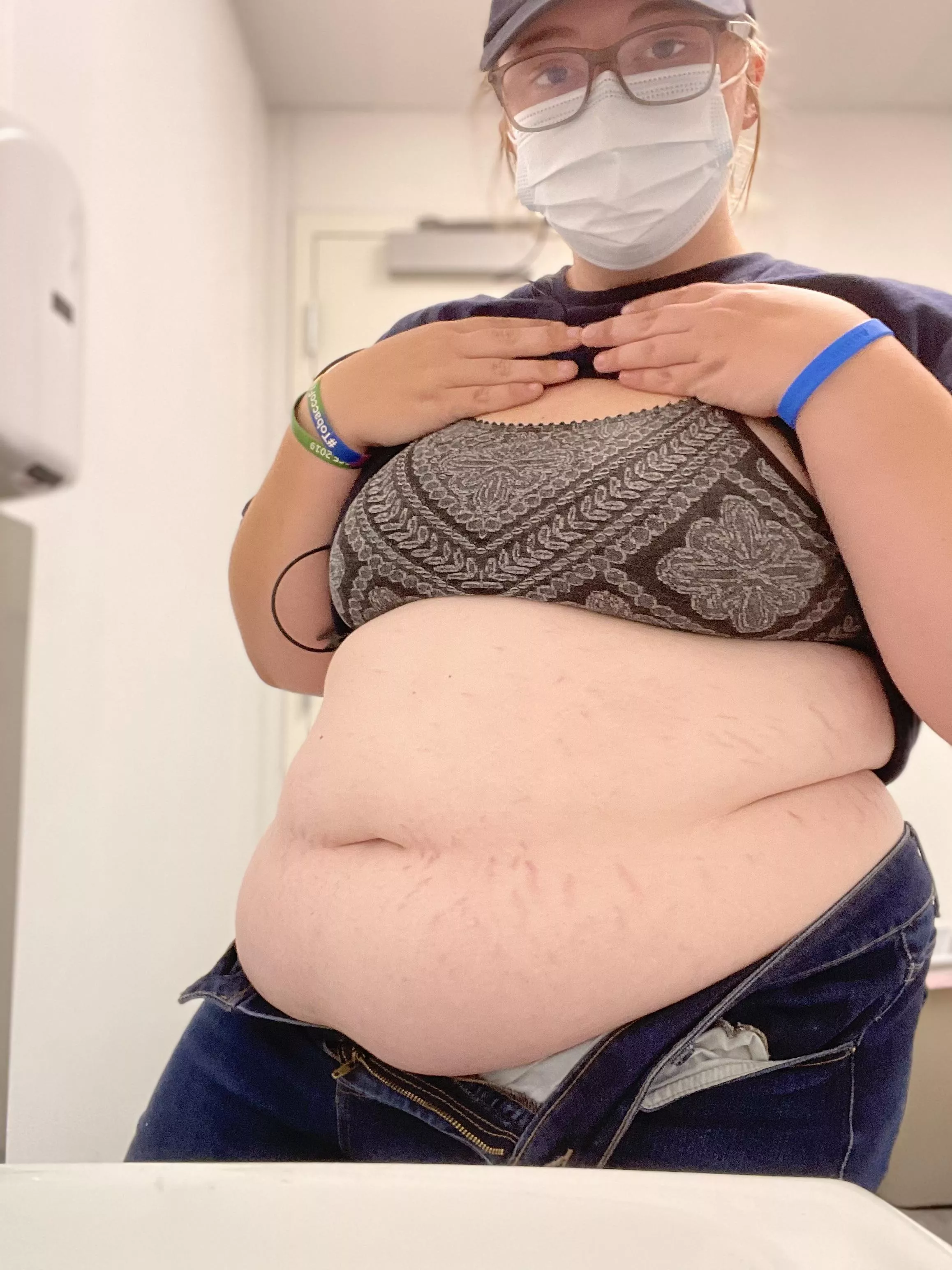 My tummy’s 3D 🤩