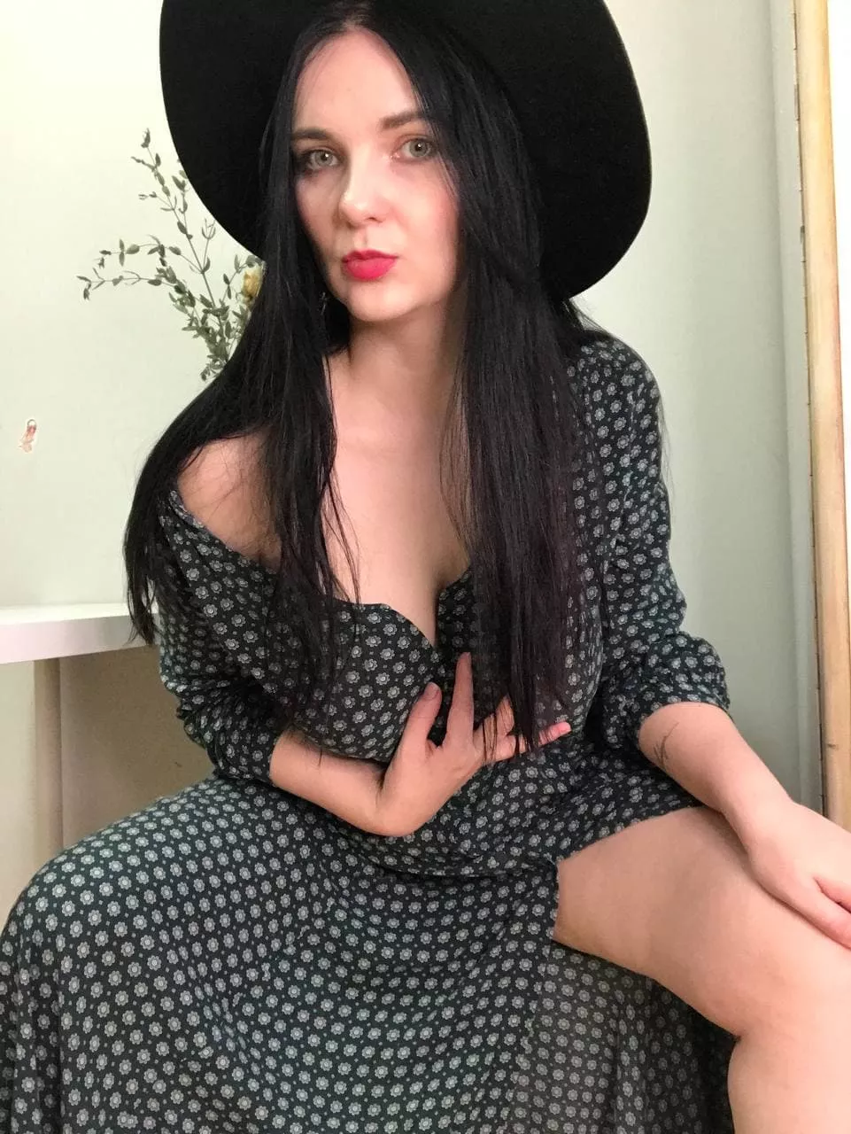 My wet pussy videos are already on my OnlyFans page💋 link in comments