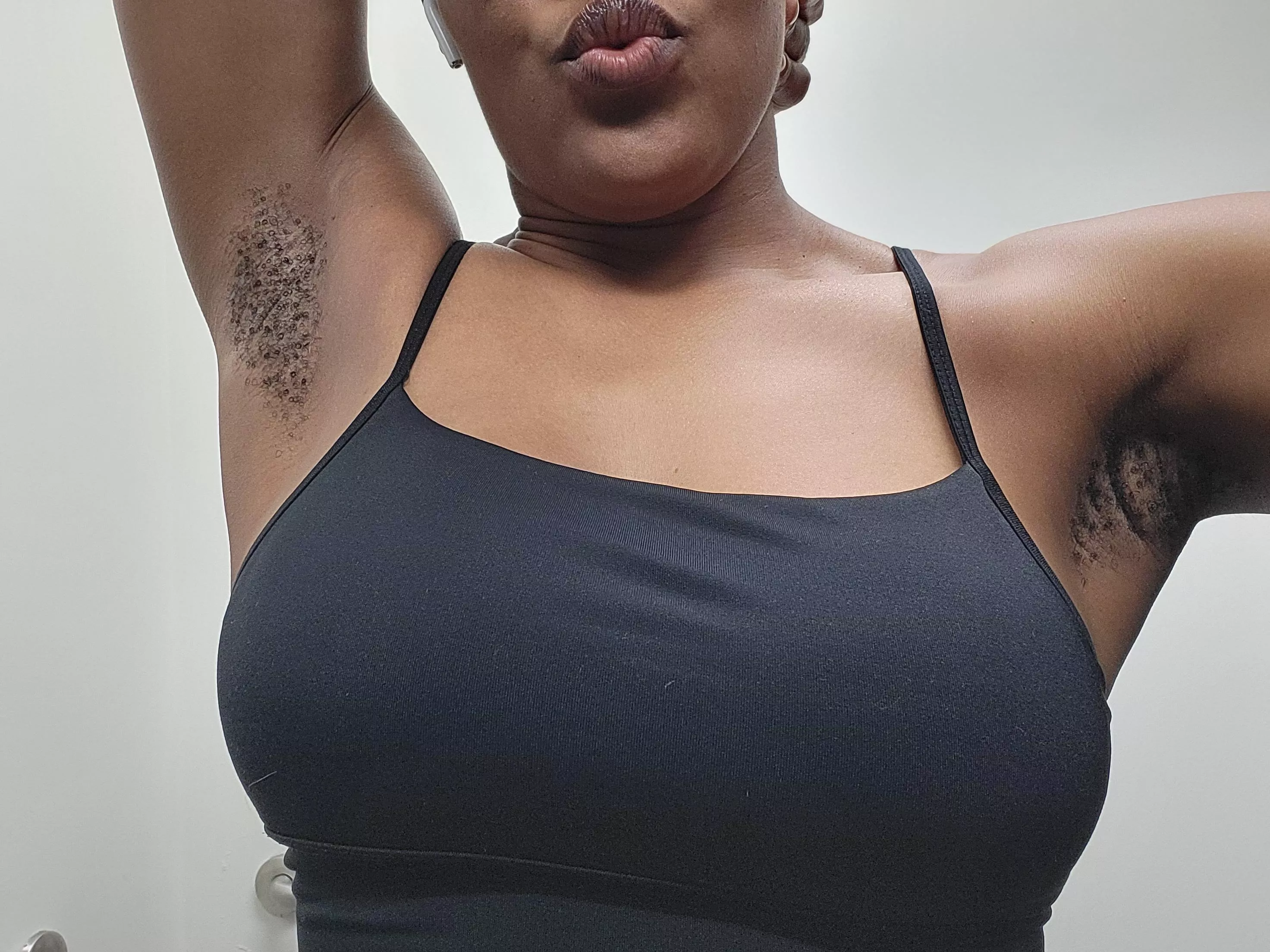 My workout had mybarmpits so sweaty! Also, do you like the hair ? :)