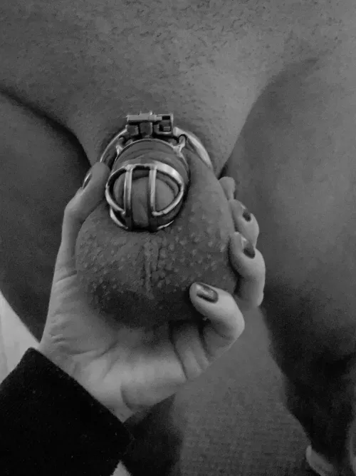 Naked and and always under control 🔐🥰