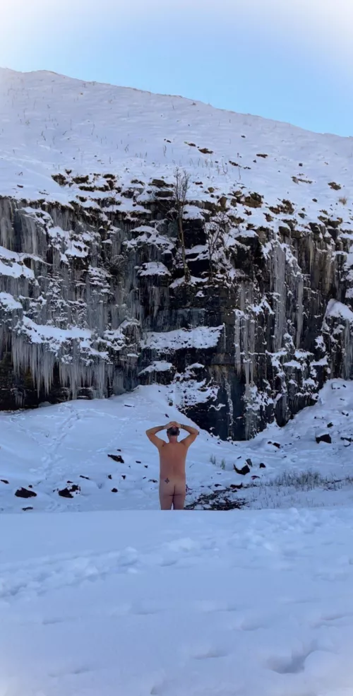 Nature is always the perfect compliment.