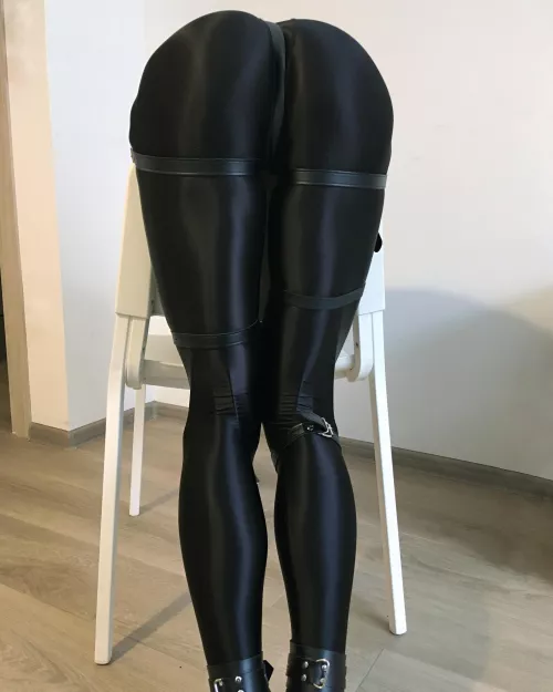 [NB] Chairs are not only for sitting