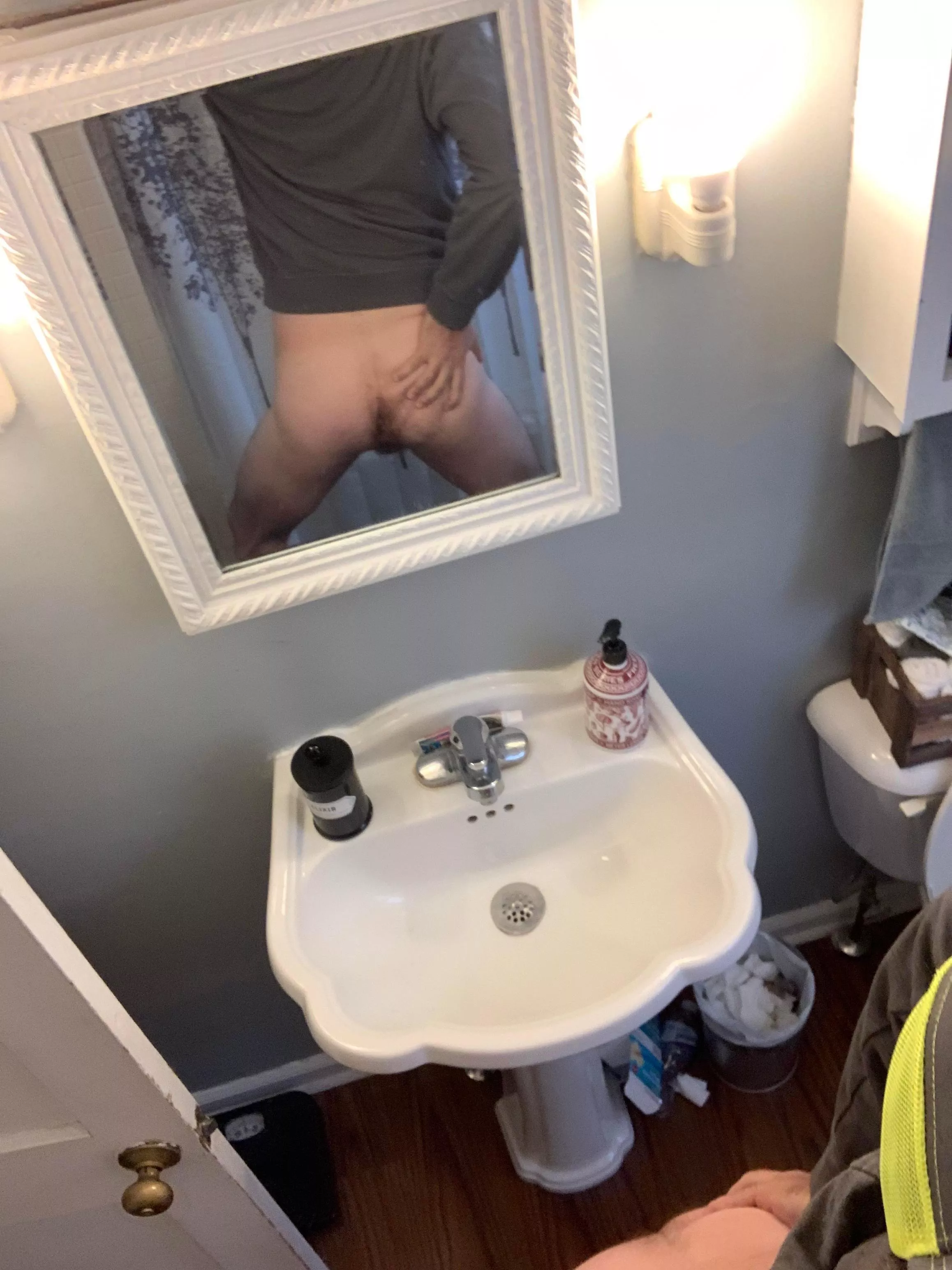 Need a big dick daddy to pound me