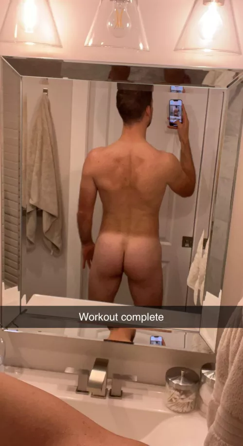 Need a bro to come enjoy this ass 😏