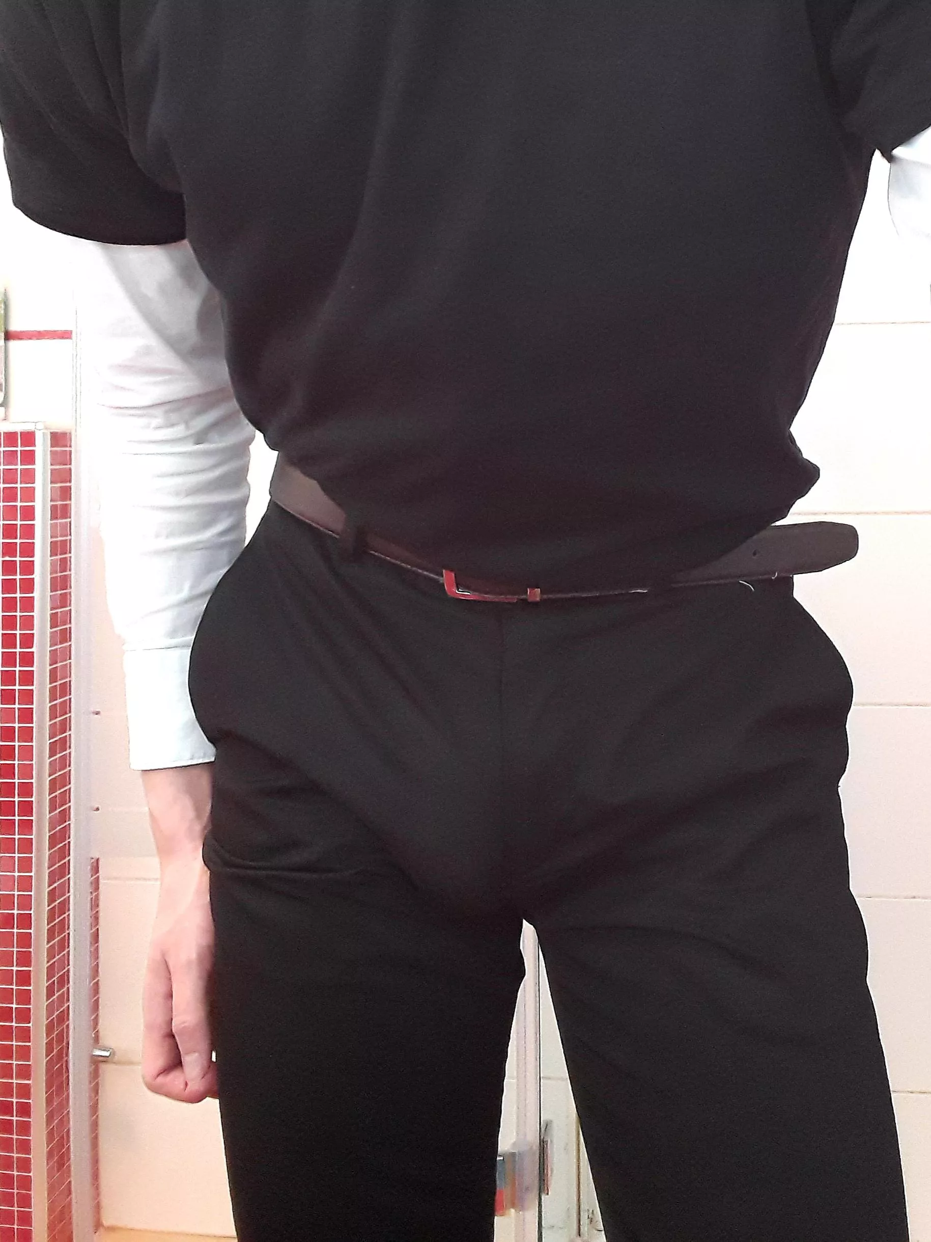 Need a coworker who will take caee of my cock whenever its throbbing