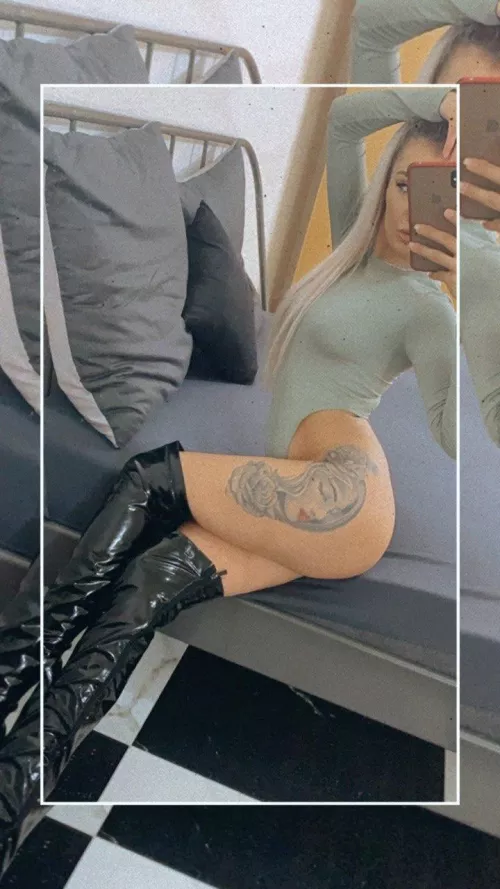 Need a [F]ace to sit this booty on