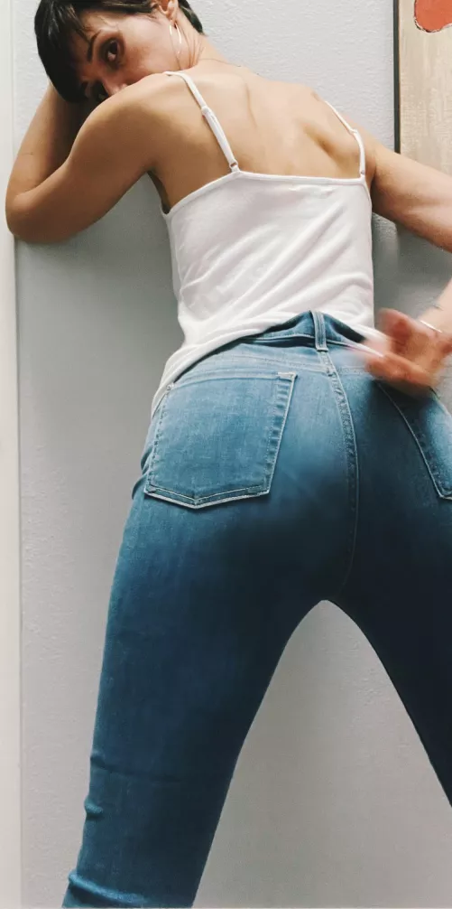 Need a good spanking. Volunteers? [f38]