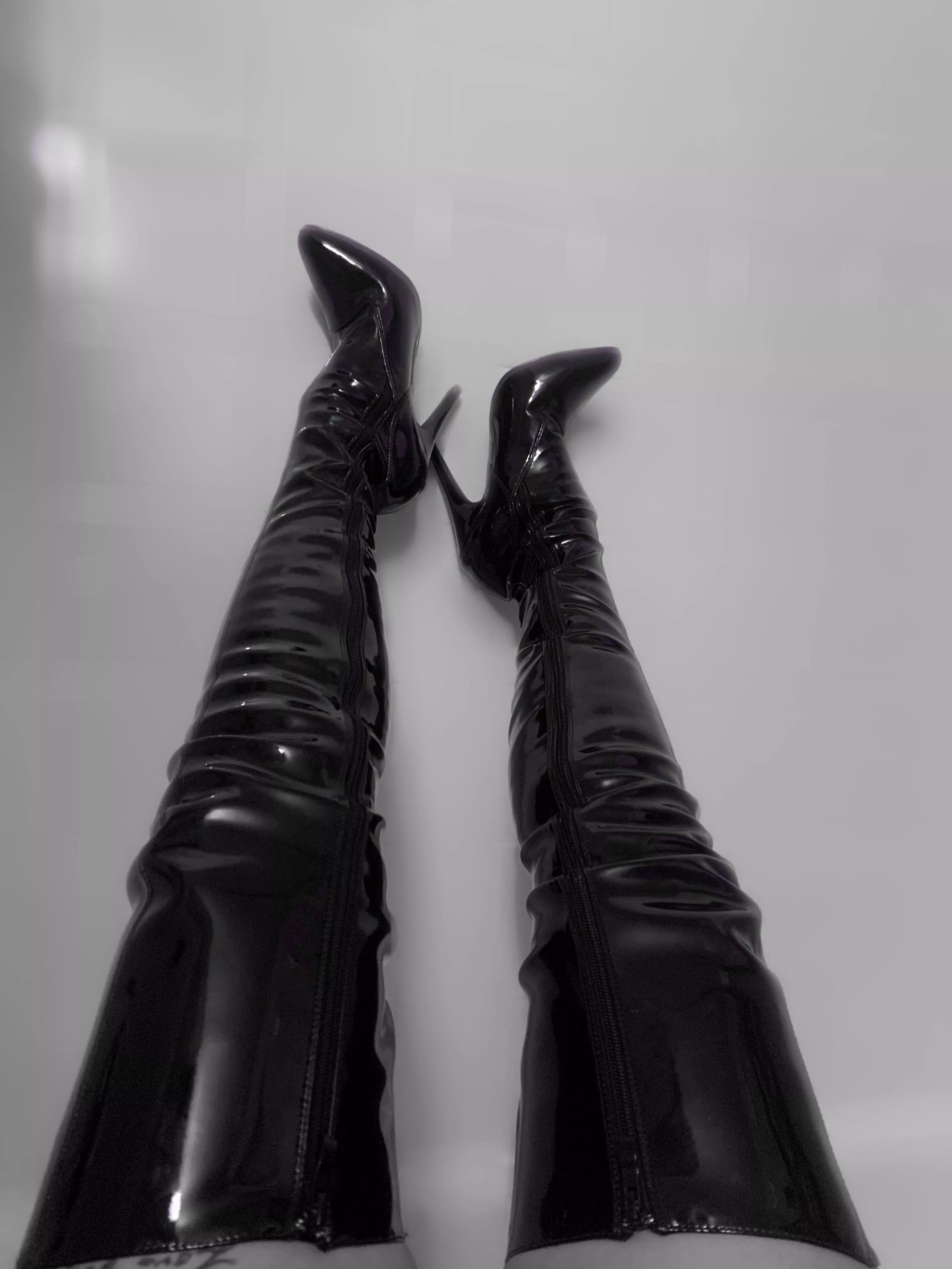 Need a good sub to lick my boots clean before I stomp his balls. Need a good sub to lick my boots clean before I stomp his balls.