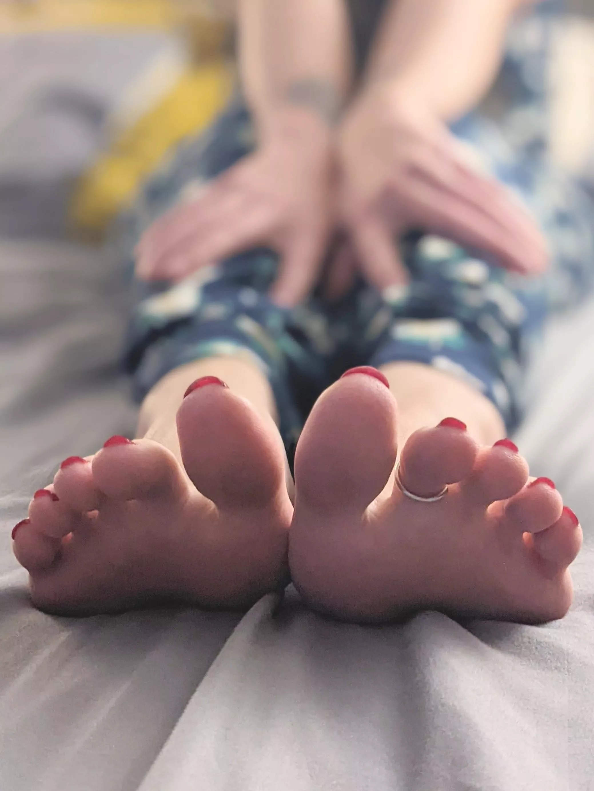 Need a mouth around my toes