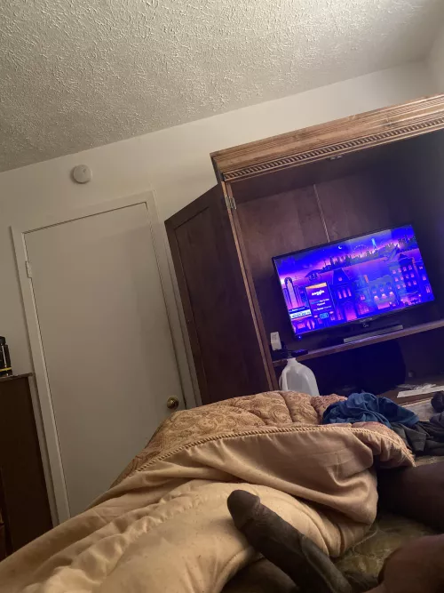 Need a sub sissy with a phat ass ðĪŠð HMU