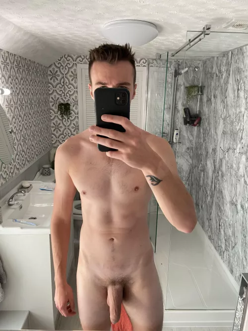 Need a twink boyf ๐