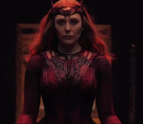 Need Elizabeth Olsen domming me as the scarlett witch