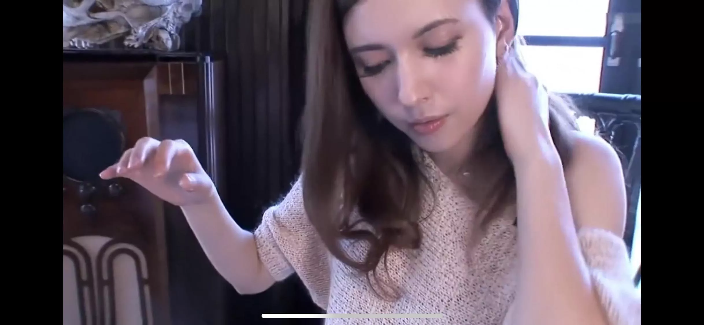 Need help with this Code or name of the actress ?