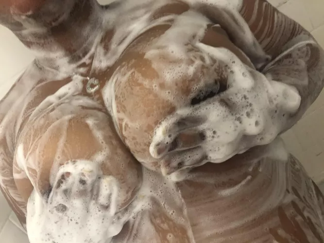 Need helping getting my back 😏