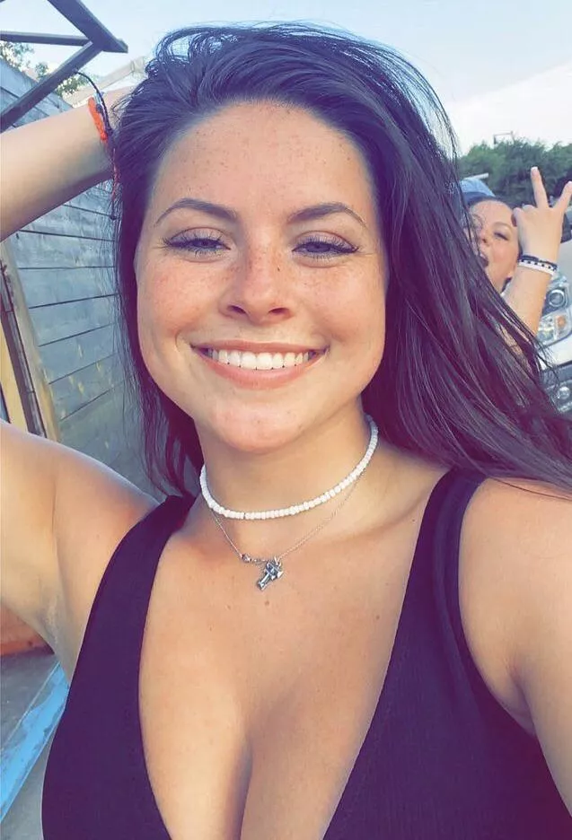 Need her or other sluts her age jerked over or fuck tribbed by someone vocal. Non nudes only. kik: anon549170