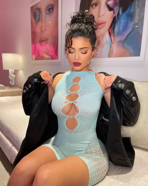 Need Kylie Jenner to train me to take BBC