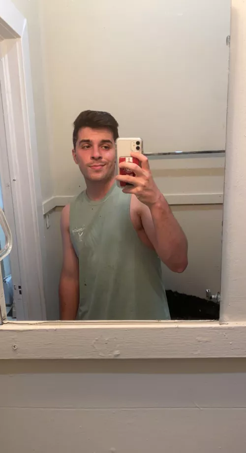 Need new friends, hmu 😃