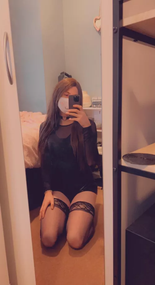 Need some femboy gamer friends 🥺