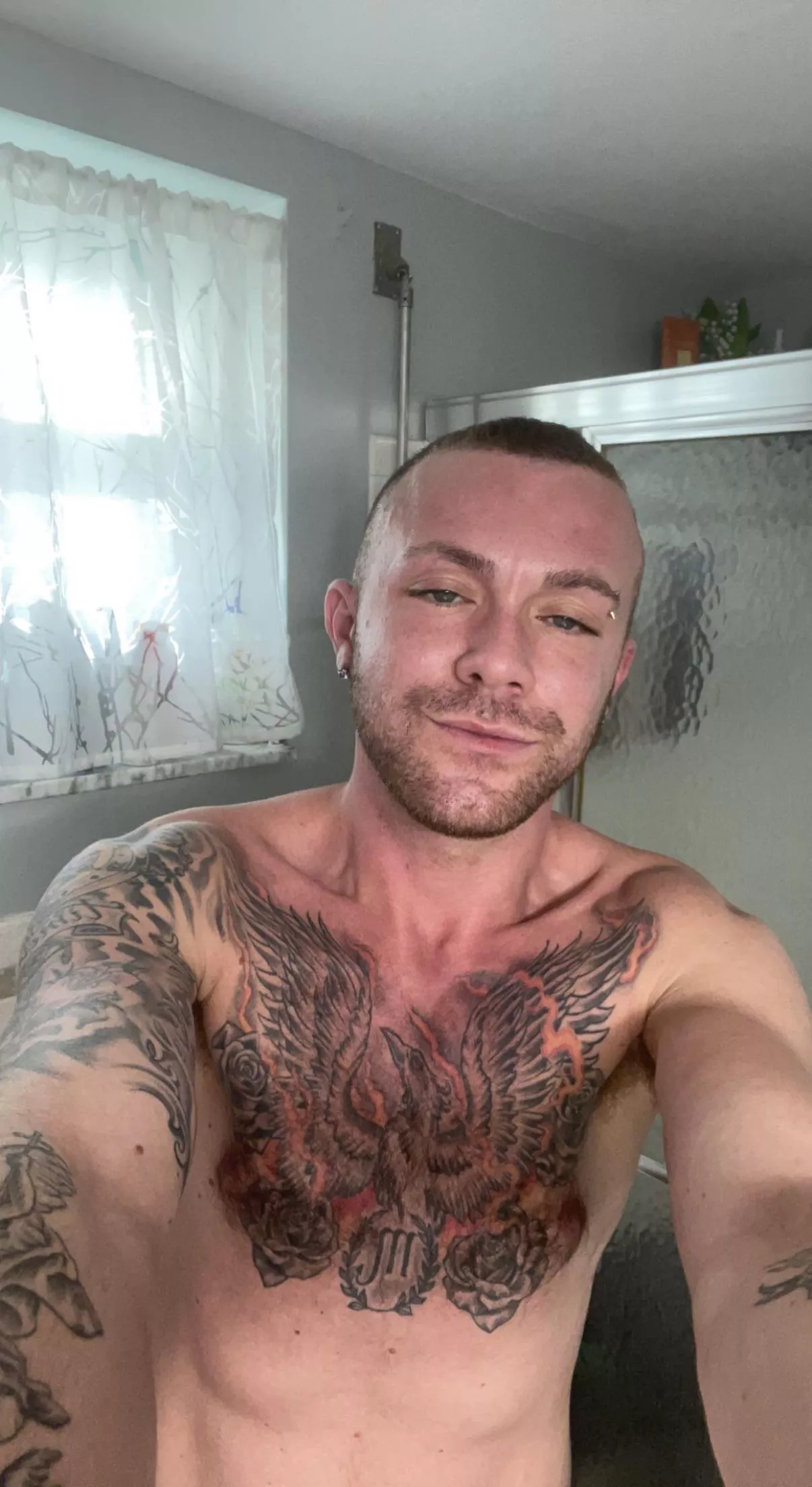 Need some help getting off, any one wanna cum over? 😏