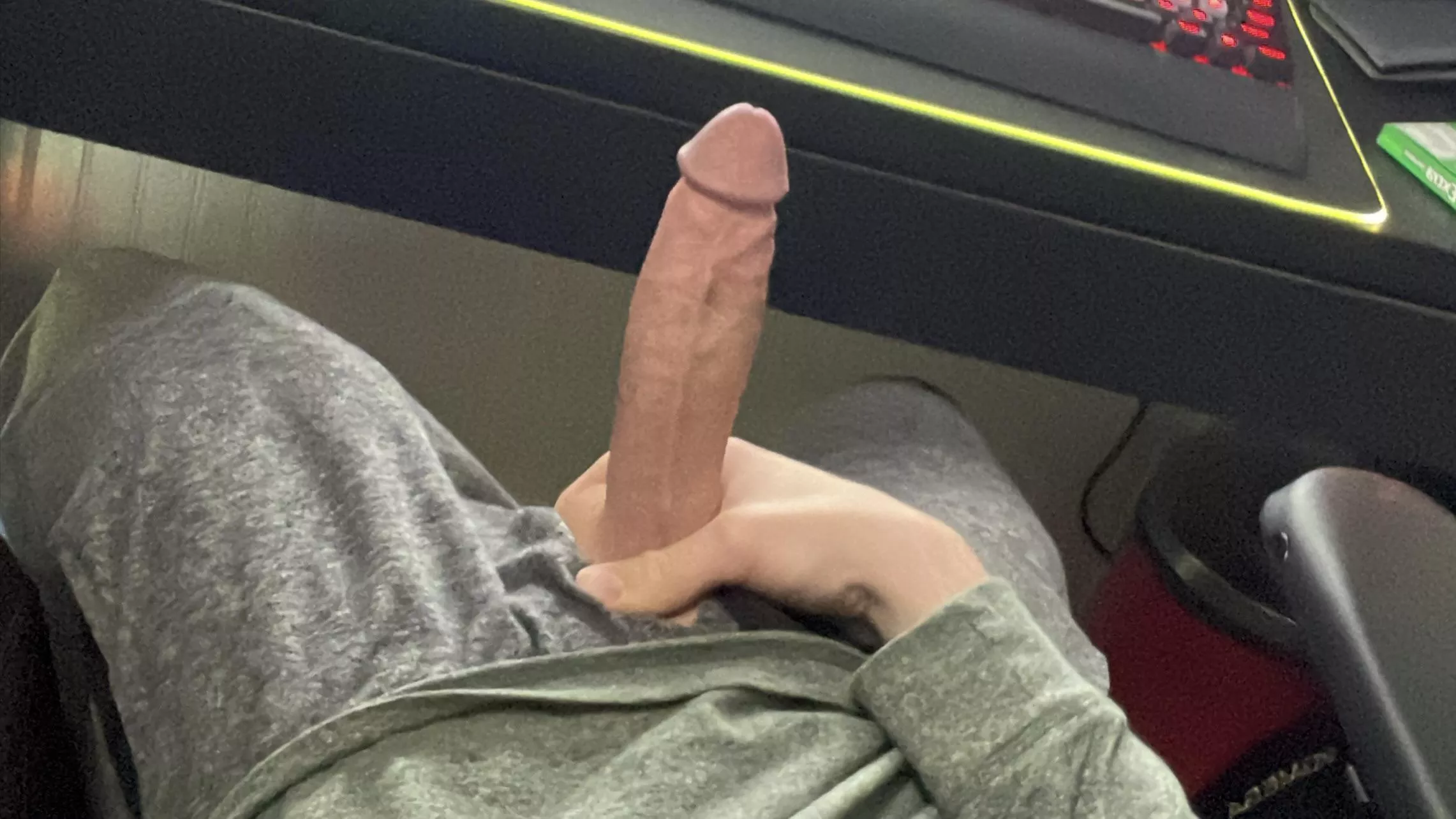 Need some support under the desk😉😈