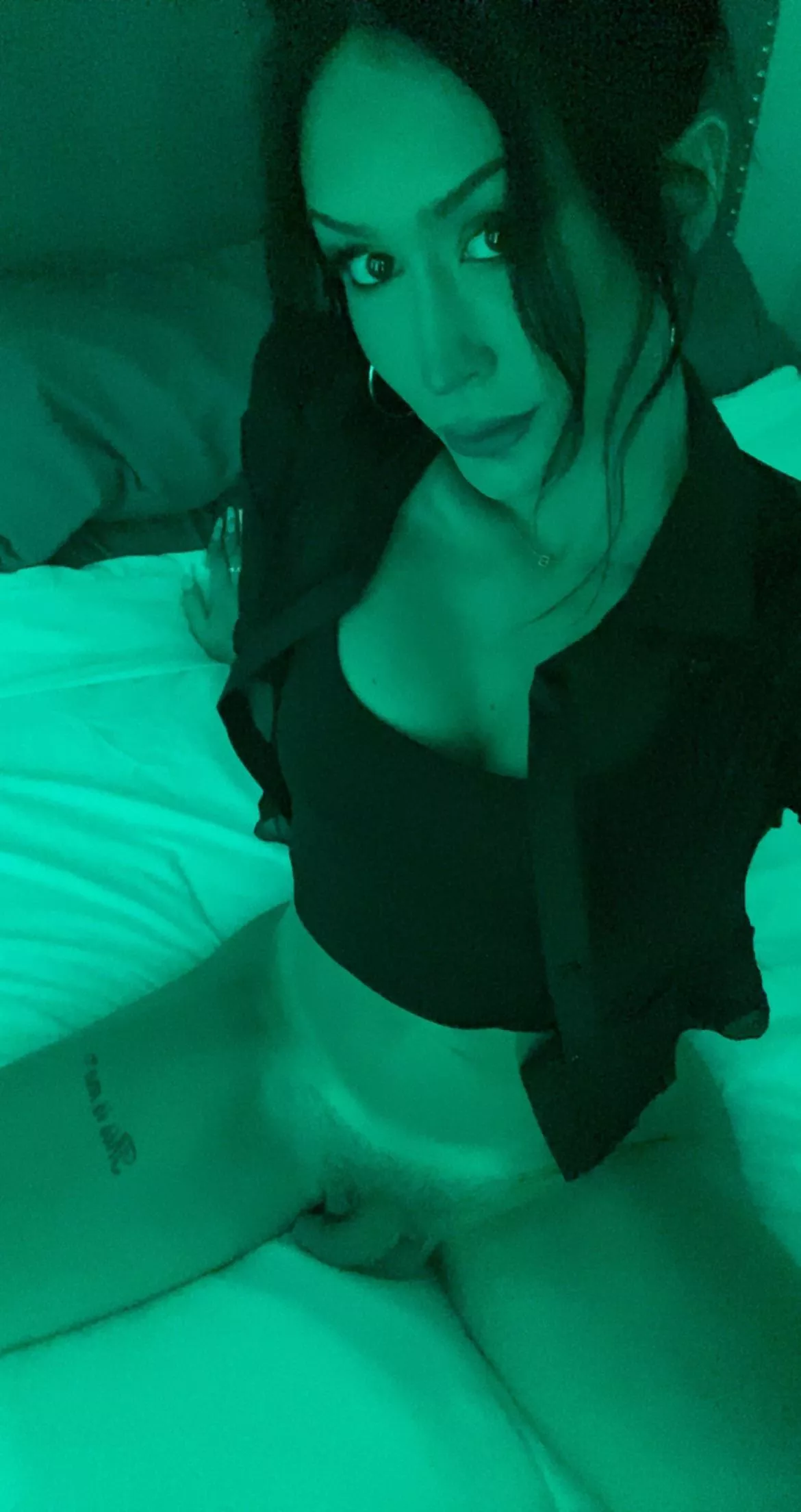 Need someone between my legs