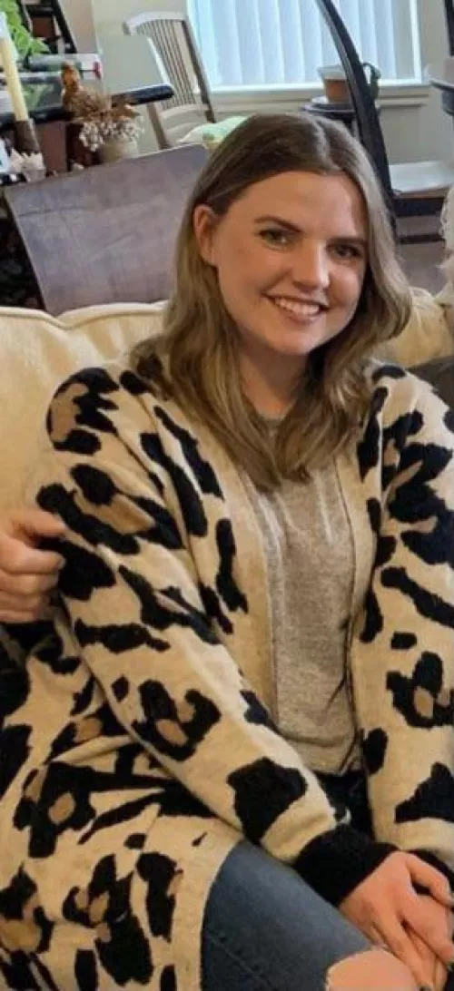 Need someone to cum on her pretty face! Dm me or kik me naughty.4.life