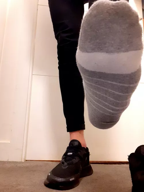 Need someone to give me a foot rub, any volunteers 💦