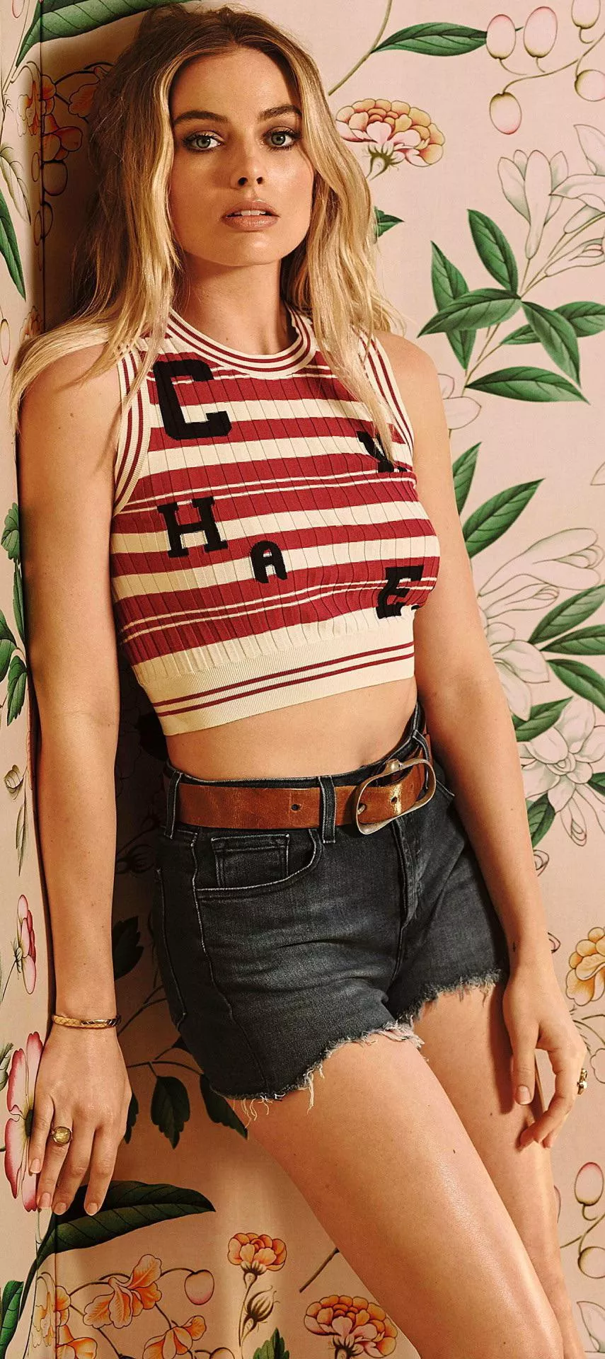 Need someone to make me cum by playing Margot robbie