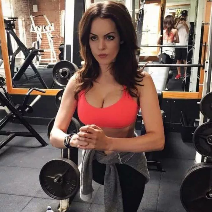 Need someone to rp as a sub liz Gillies for me I have an interesting scene in mind