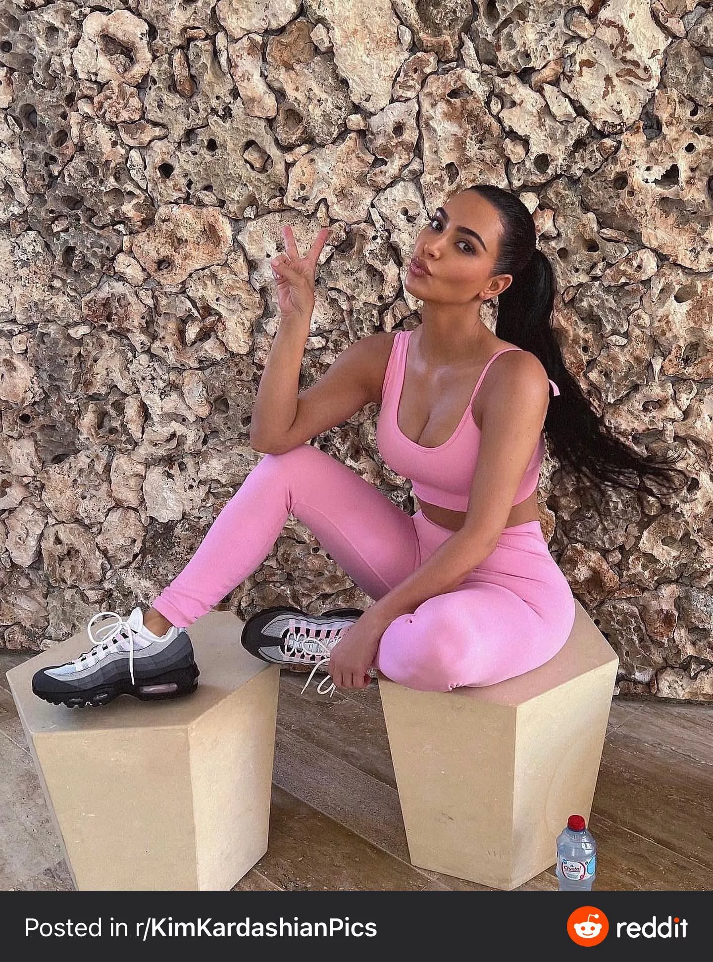 need someone to rp as kim kardashian she’s so perfect