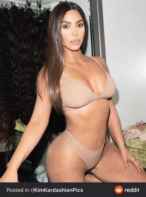 need someone to rp as kim kardashian she’s so perfect