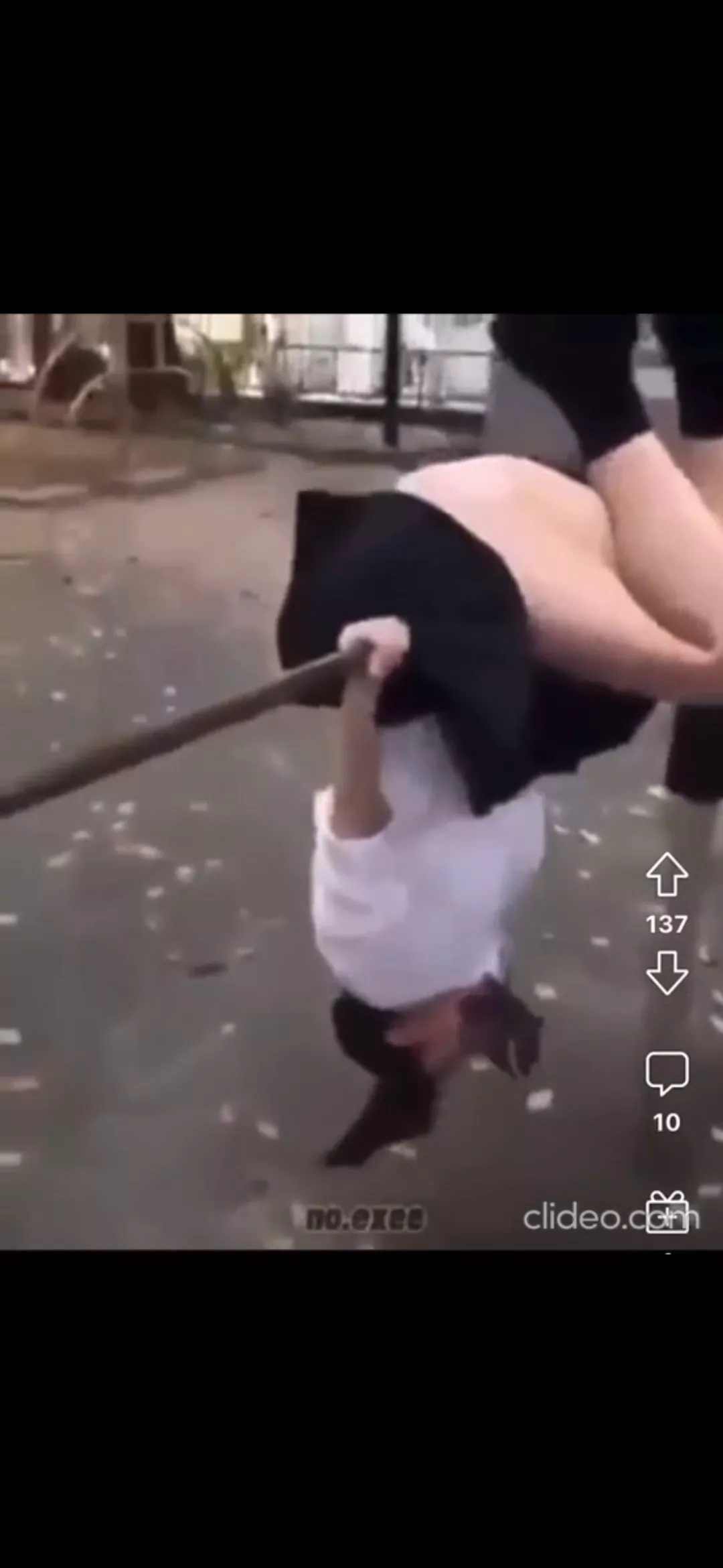 Need sus guys.. (sorry for bad quality)