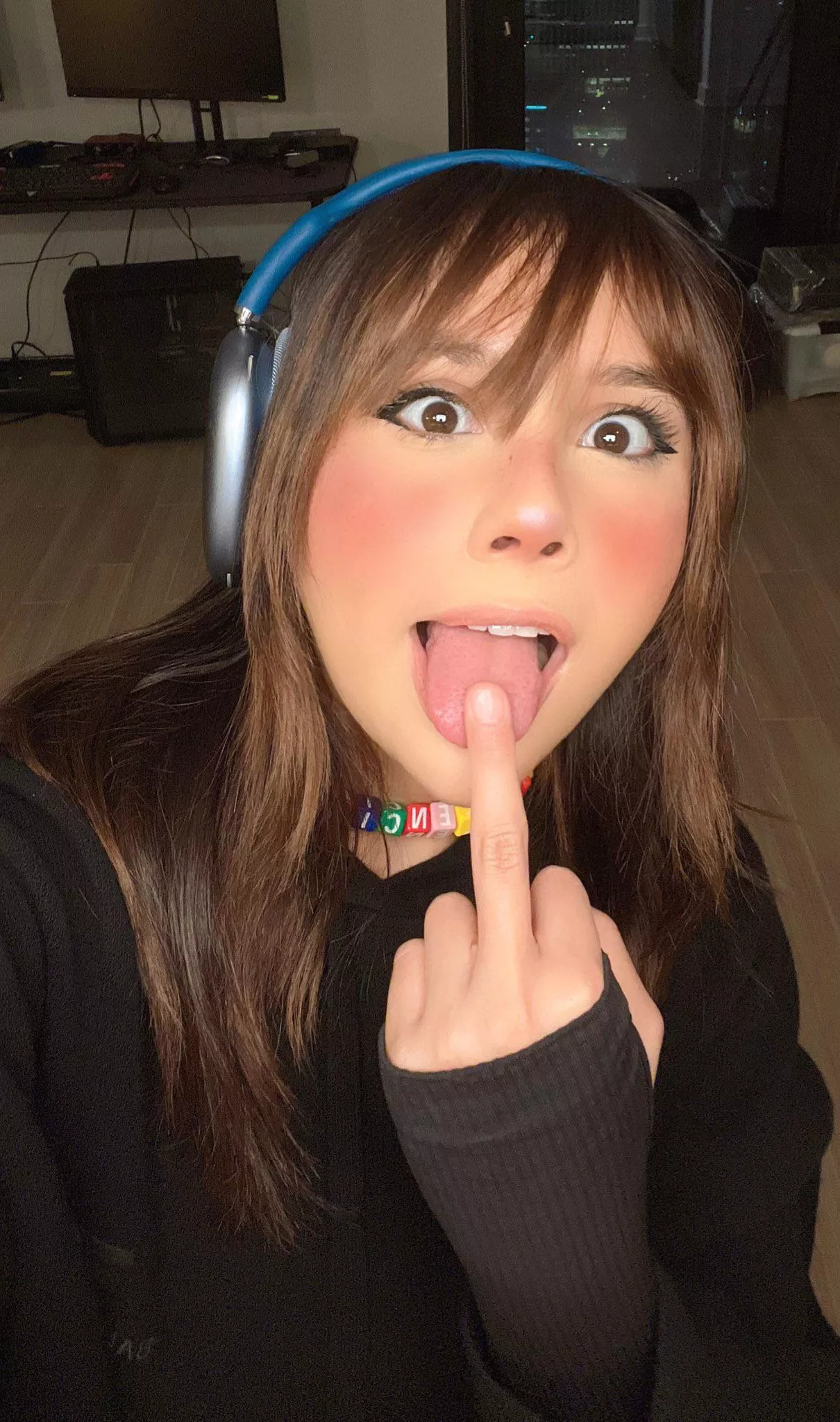 Neekolul needs to have her face covered in cum Neekolul needs to have her face covered in cum
