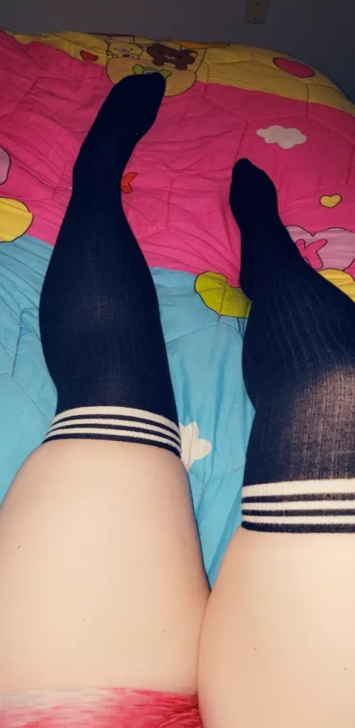 Netflix and worship my socks anyone?
