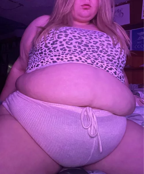 New account u/PlushBarbiexoxo to follow my 2022 weight gain. CW: 344, GW: 420. Here’s another picture for your troubles :)