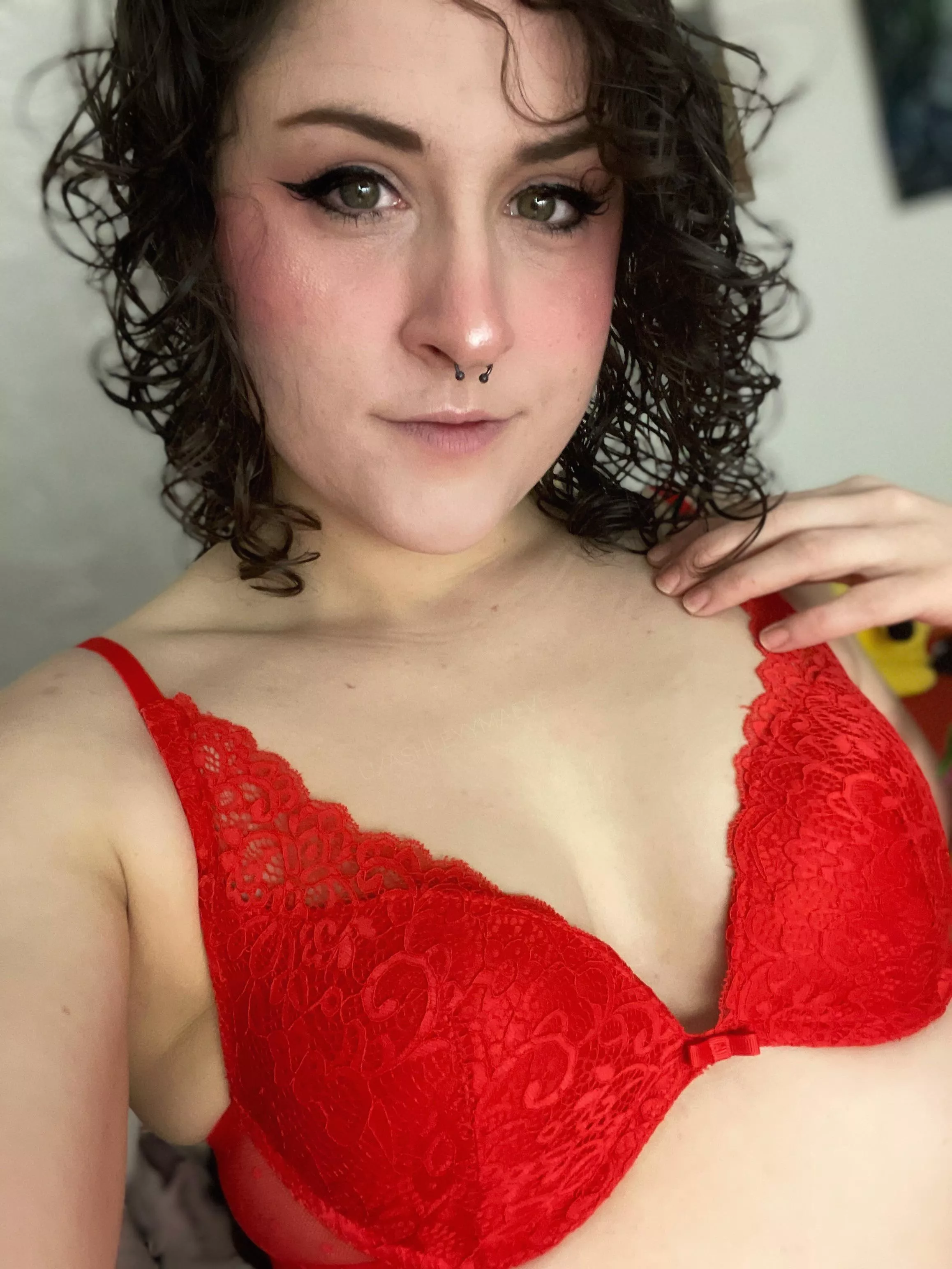 New bra, I love the colour red ❤️