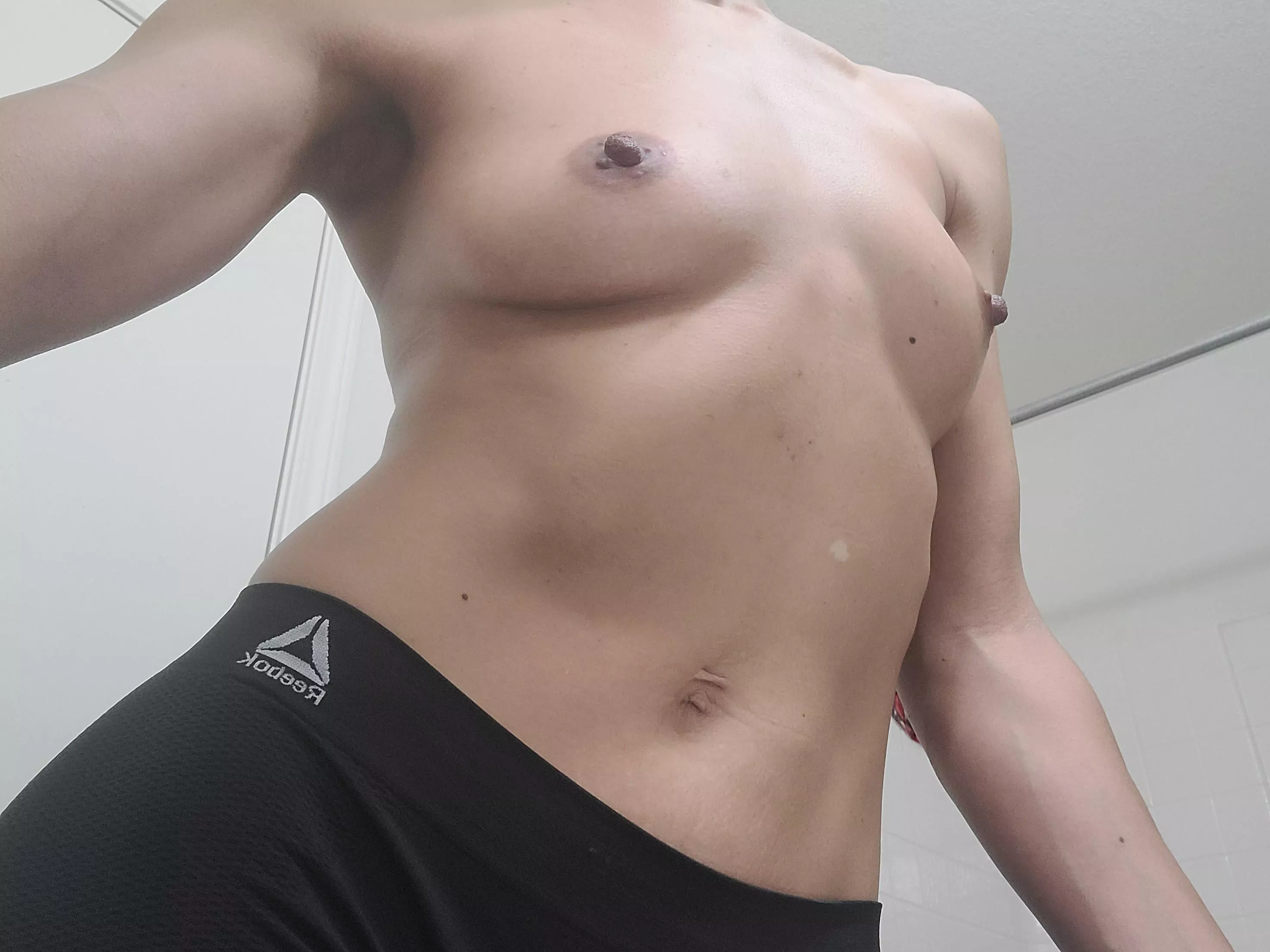 New here, but love this community!! 😘😘😘 [f]