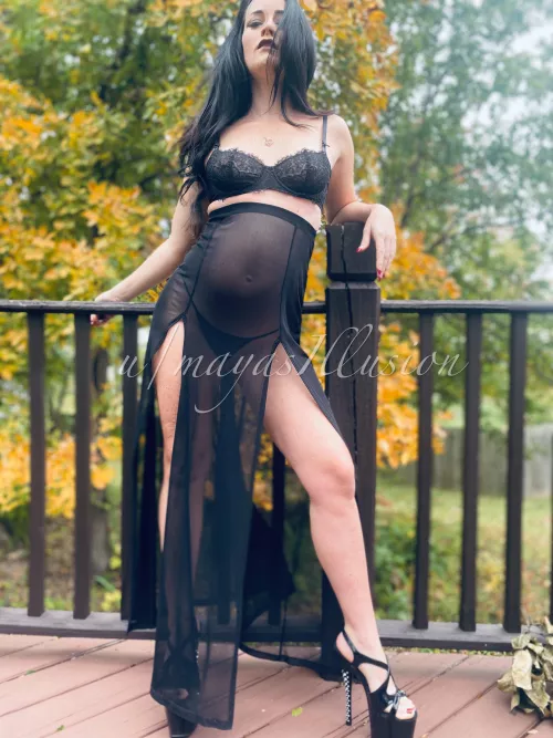 New here:) hello π pole dancer and salsa dancer