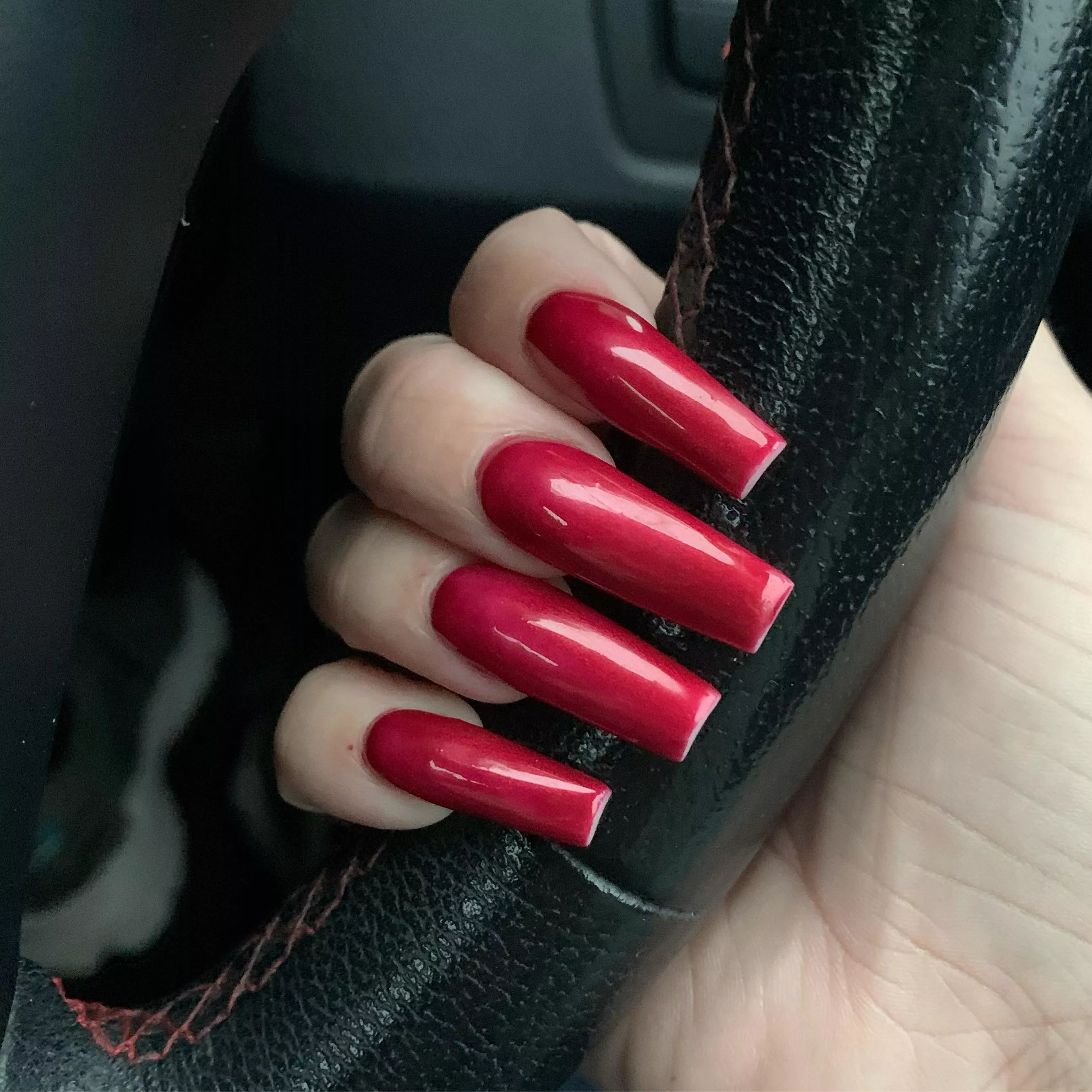 New nails! ♥️ What do you think? Shall I scratch, tease or squeeze? New nails! ♥️ What do you think? Shall I scratch, tease or squeeze?