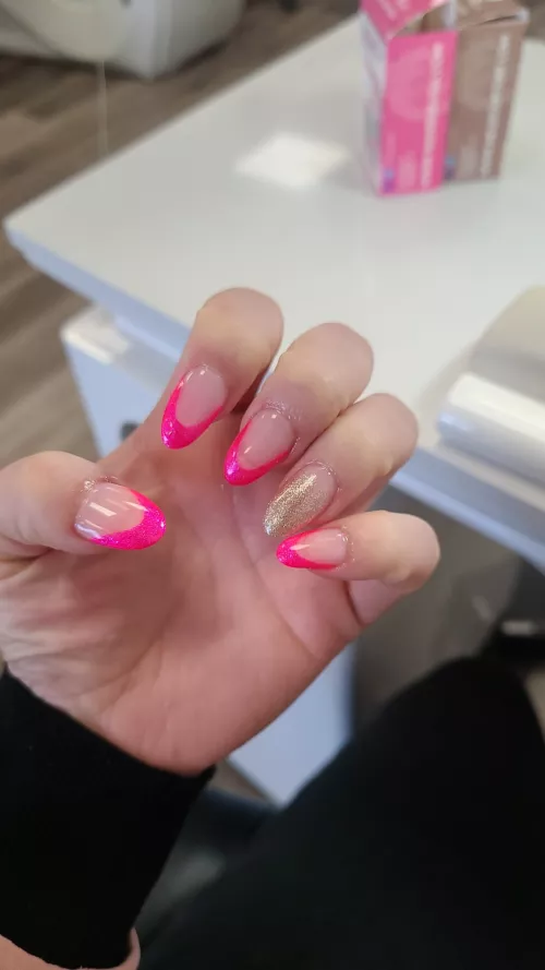 New nails!!!! Will look hot grabbing it.