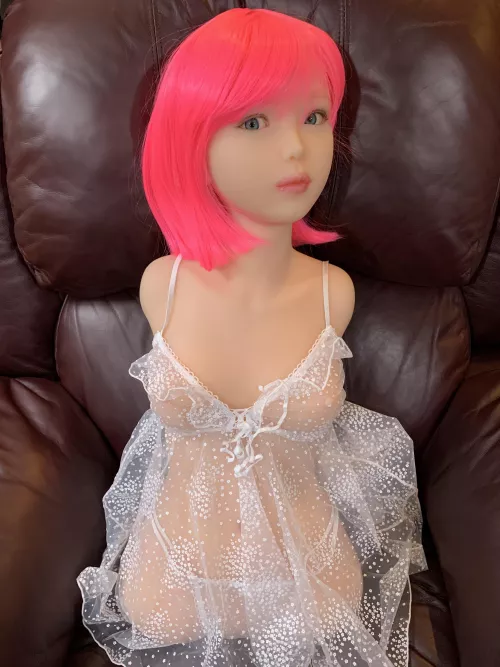 New nighty, wig, and lipstick. I’m in love 💕