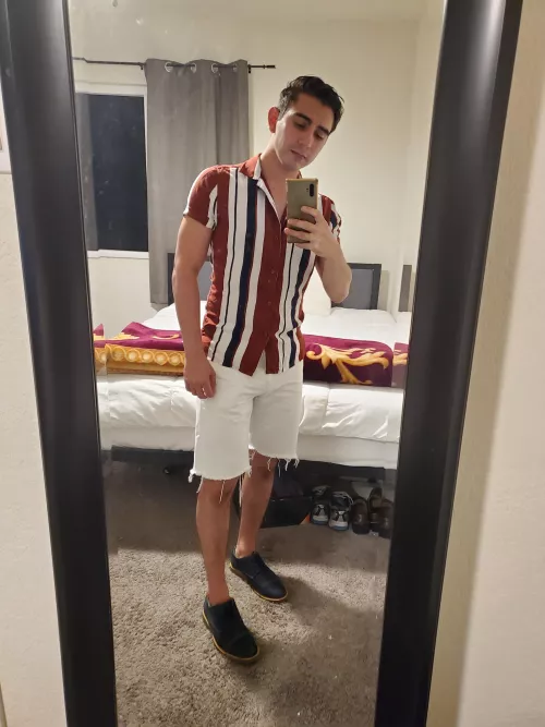 New outfit! Been wanting to revamp my wardrobe! Luckily it's always summer in California. π€ͺ