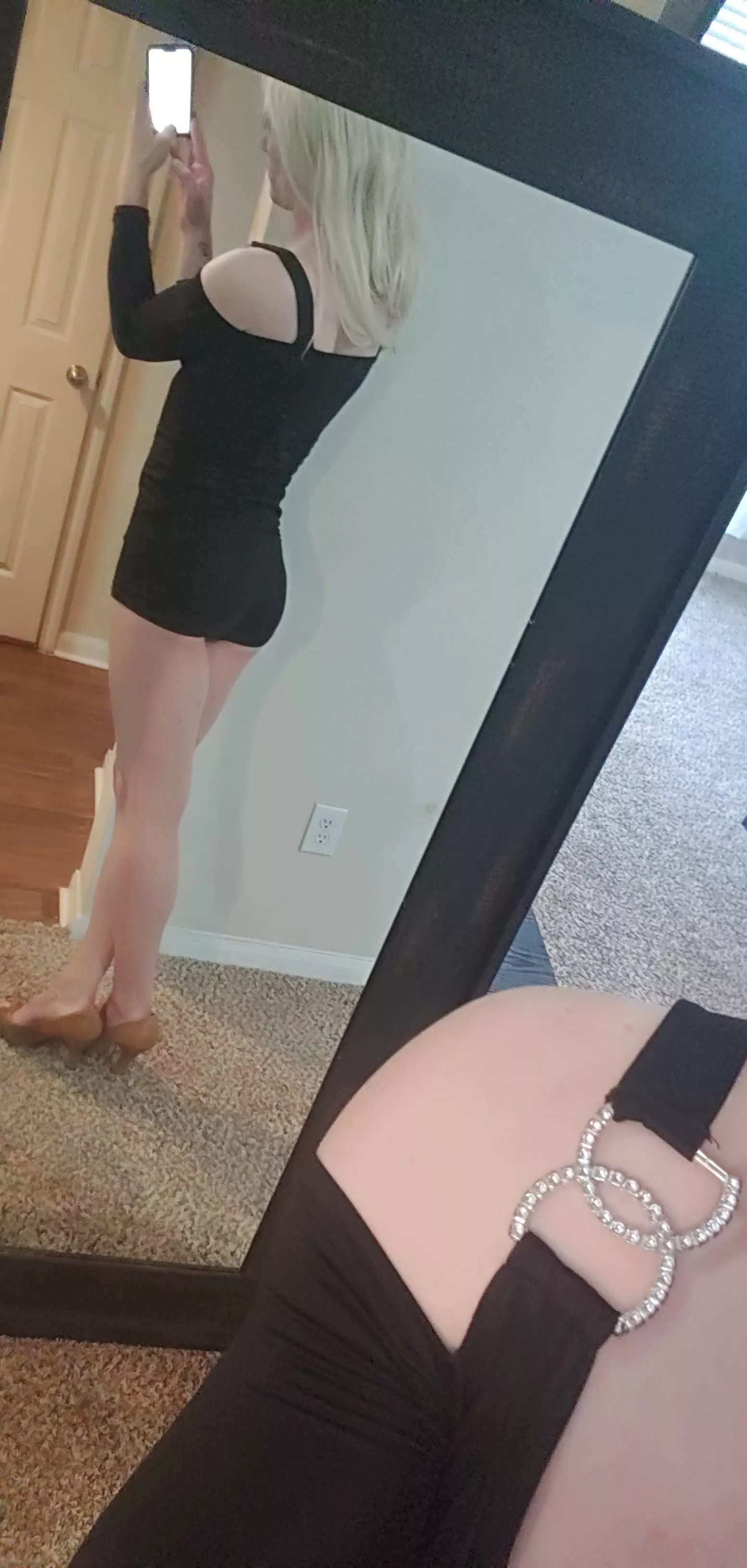 New outfit... I think I like it a lot 😄 what do you think?