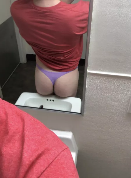 New thongs came in, i like the purple one best :)