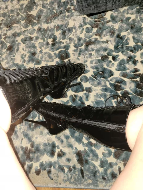 New to the balletboots community. Hope I'll be accepted...