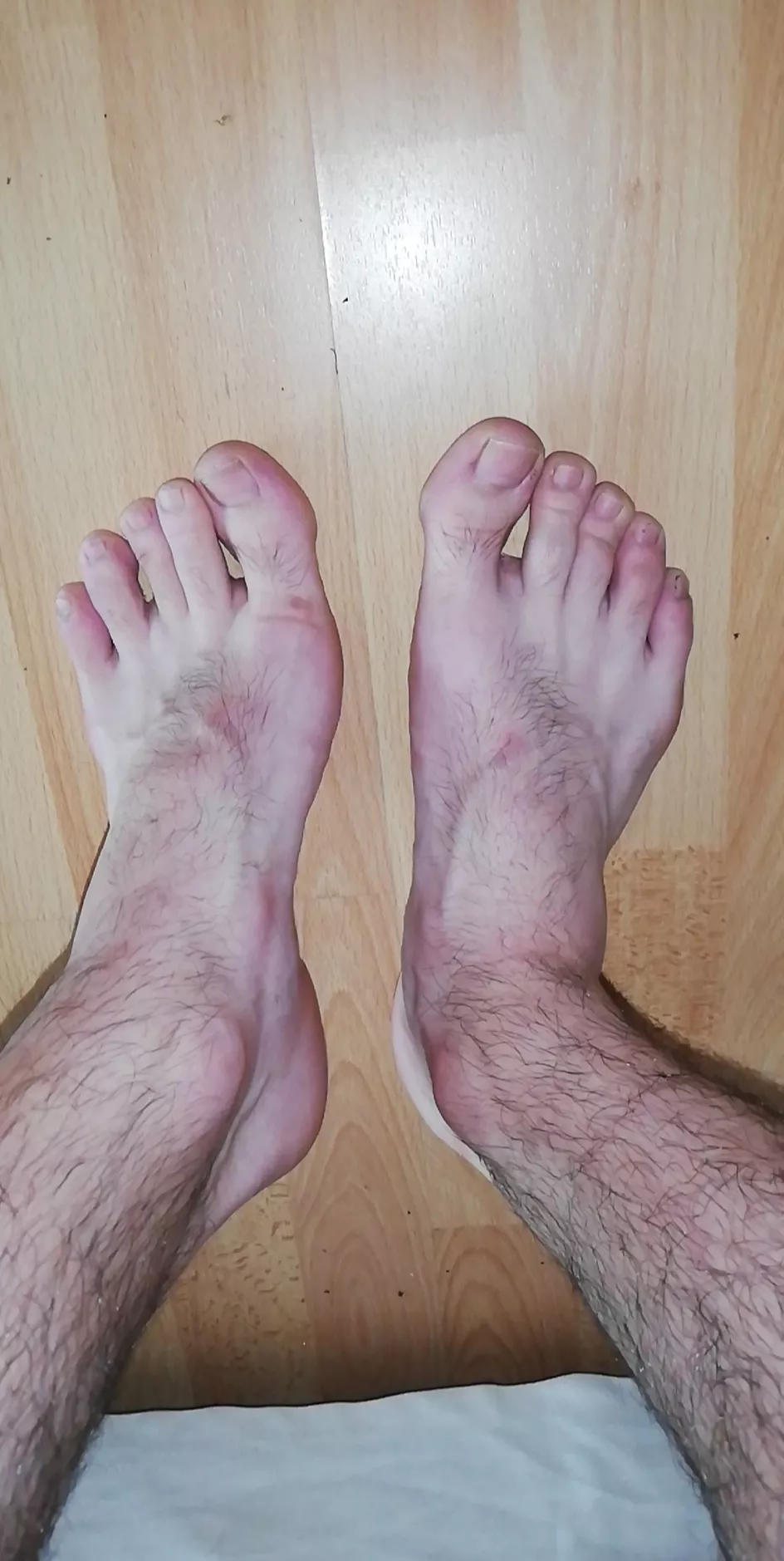 New to the feet game, anyone from Germany who wants to help me.