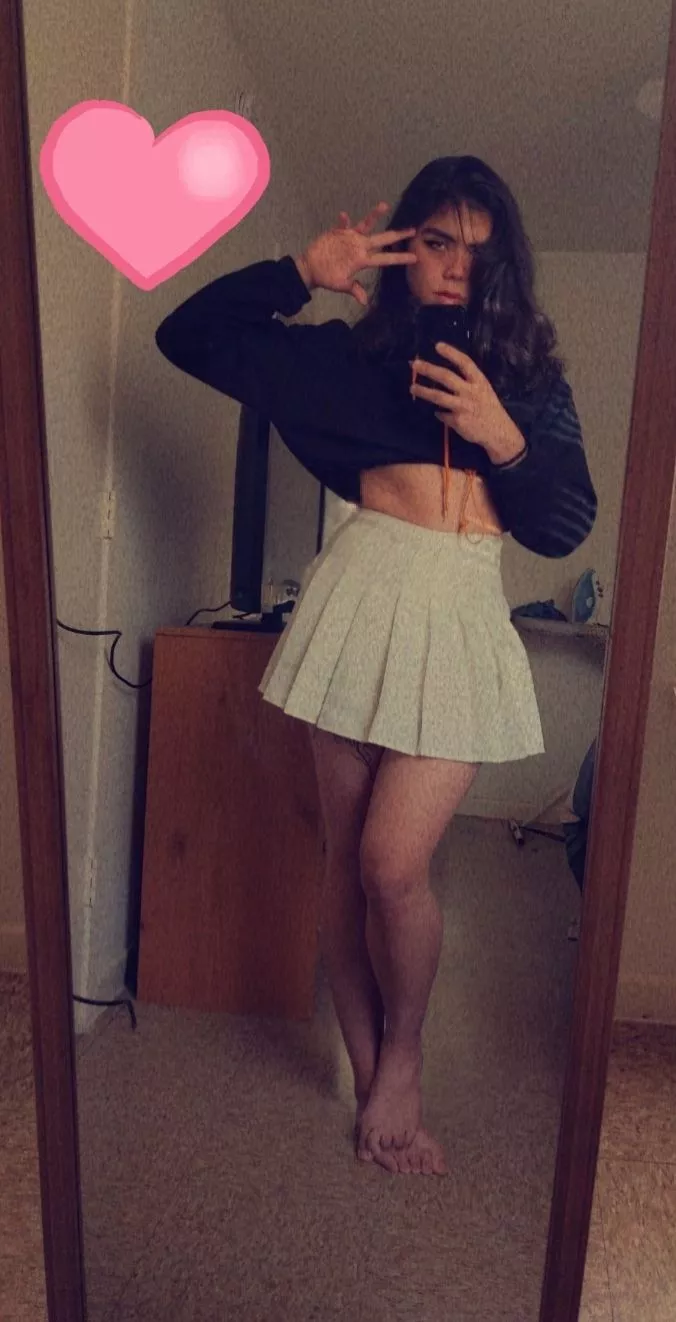 New to this femboy thing, just got my first skirt 😅❤️