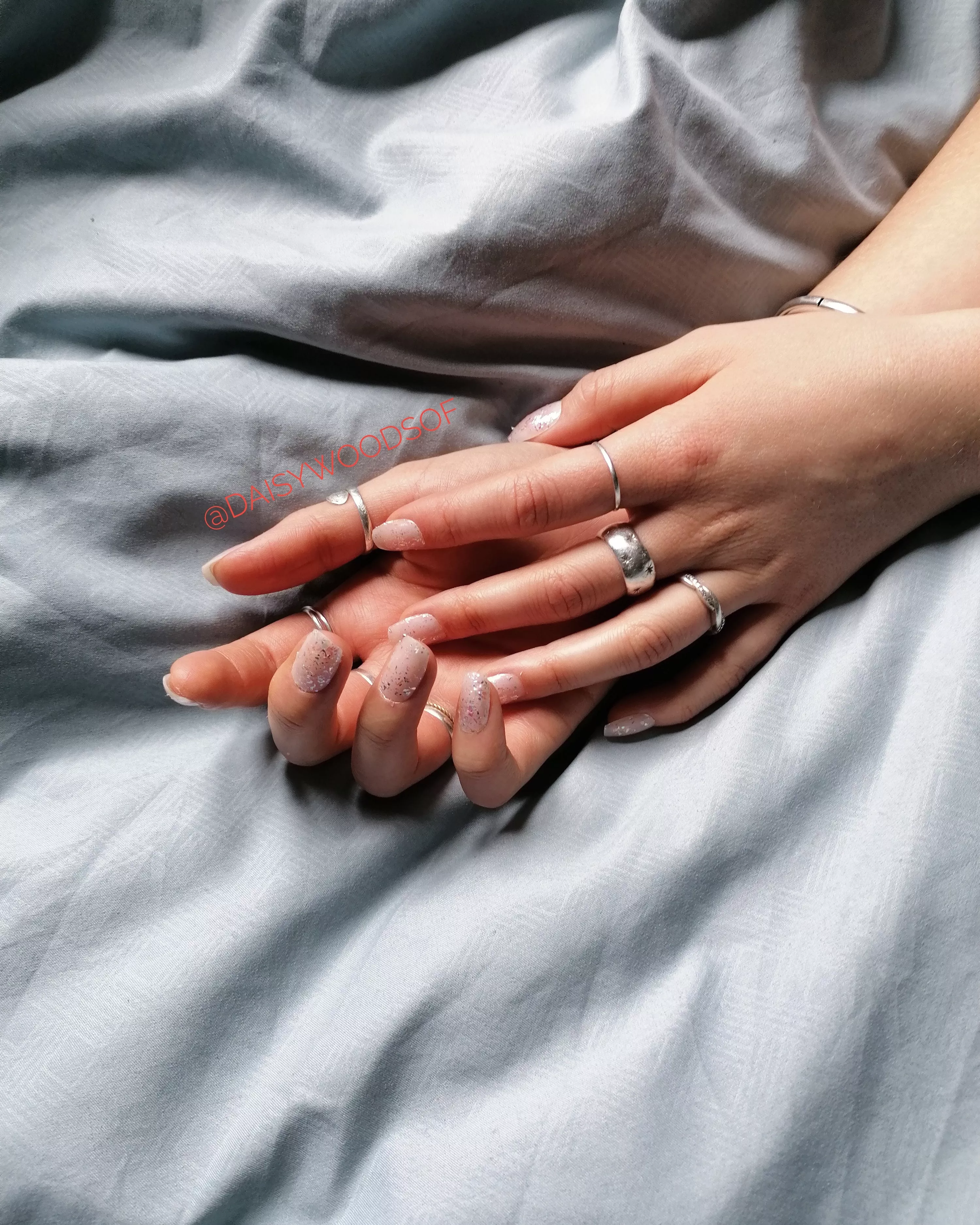 New week, new nails 😍 I love how sparkly these are when I move