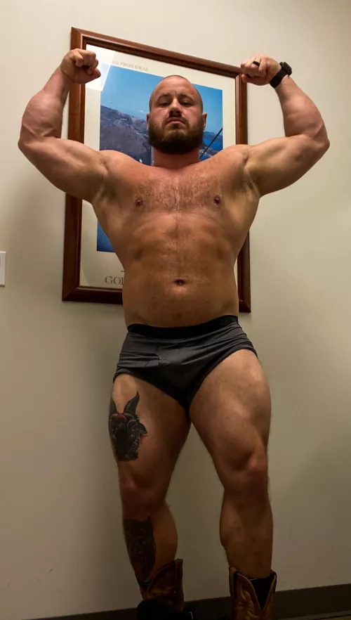 New year, same posing in the bathroom 😛