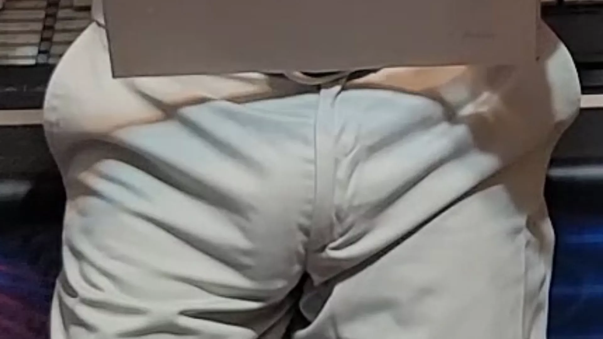 Nice bulge, but is that a cock head or just a wrinkle in the pants? What do you think?